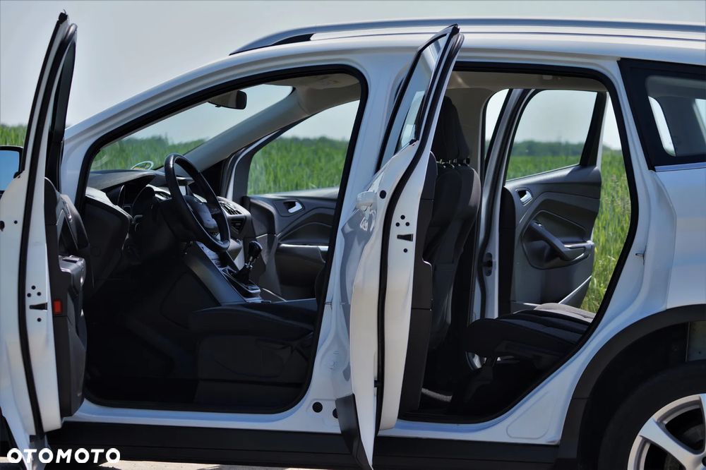 Ford Kuga - 34