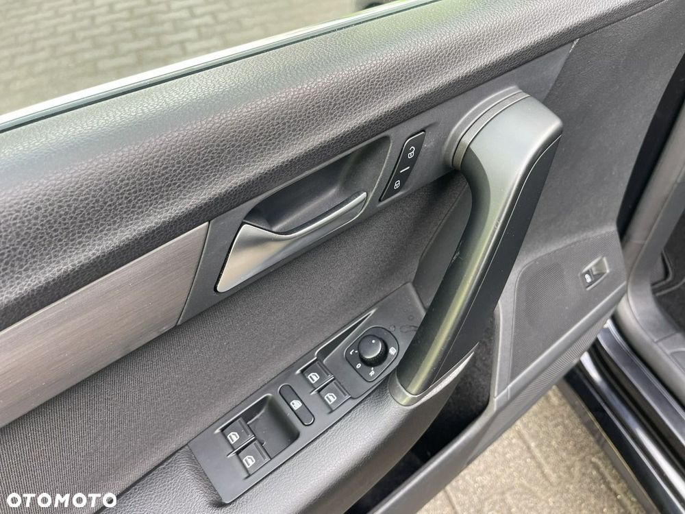 Volkswagen Passat - 18