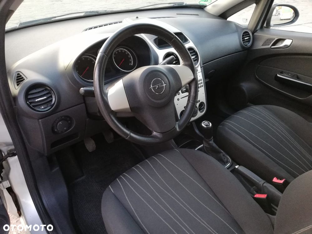 Opel Corsa 1.2 16V Innovation 110 Jahre - 8