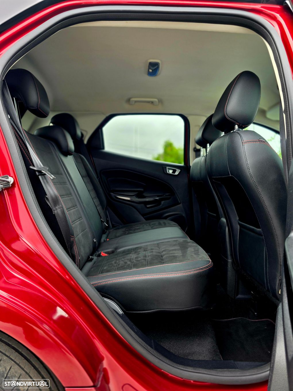 Ford EcoSport 1.0 EcoBoost ST-Line Black Edition - 9