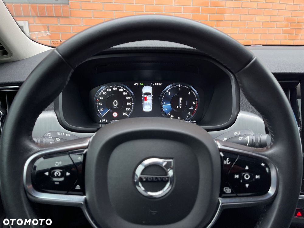 Volvo S90 D4 Momentum - 16