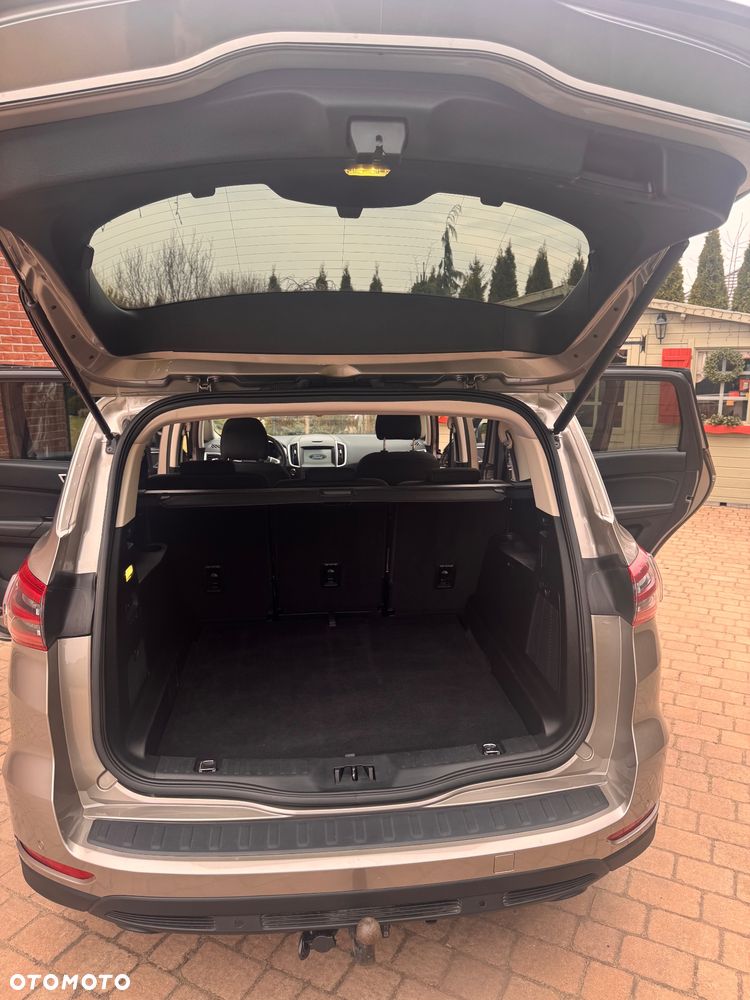 Ford S-Max - 10