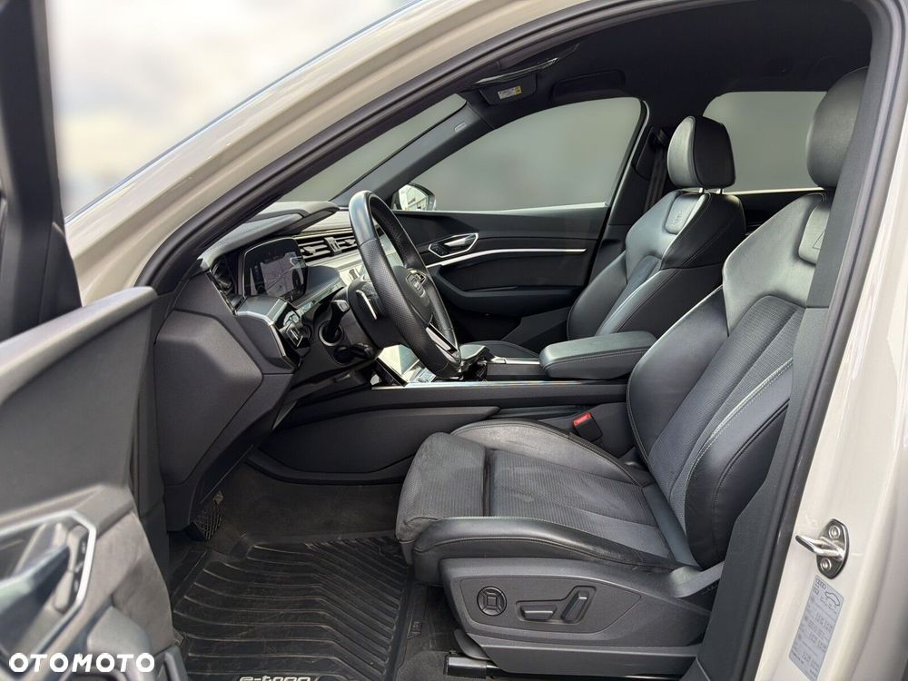 Audi e-tron - 12