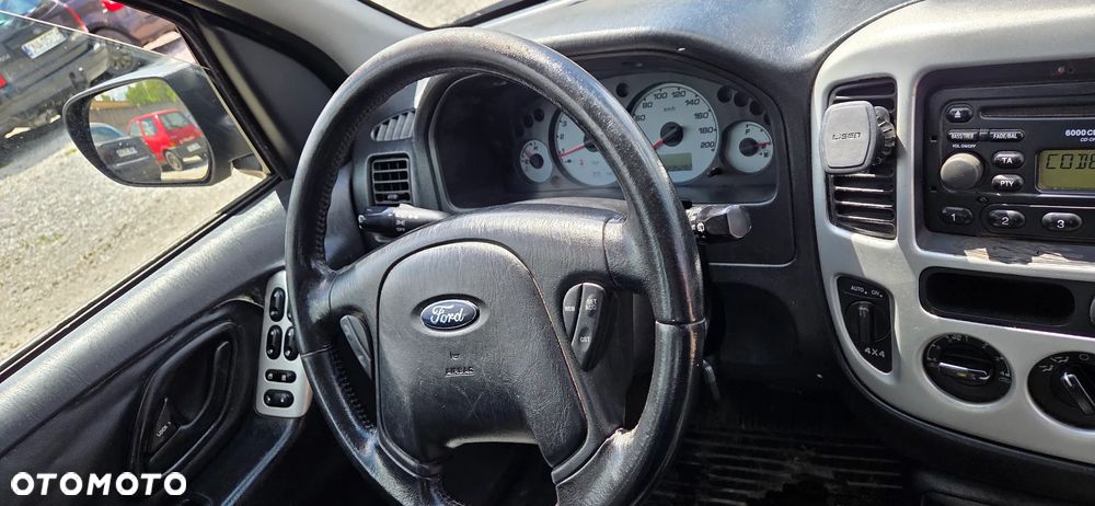 Ford Maverick - 13