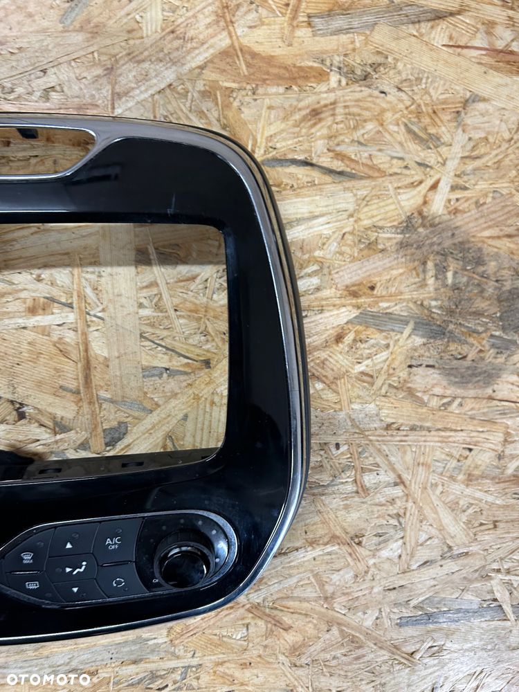Renault captur I ramka radia panel klimatyzacji 682704761R - 4