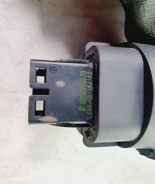 Buton on-off airbag 8200169589b Renault Megane 2  [din 2002 pana  2006] seria - 3