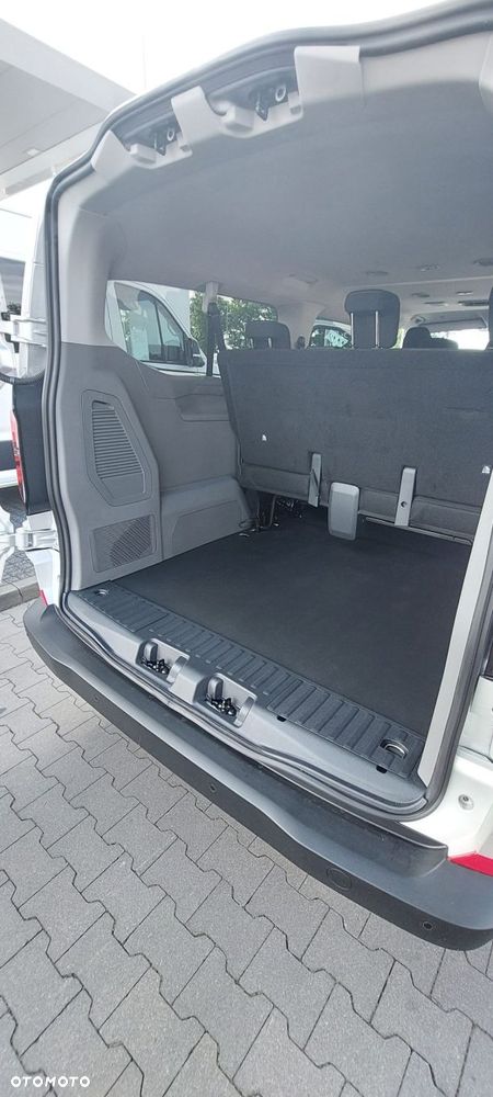 Volkswagen Caravelle - 15