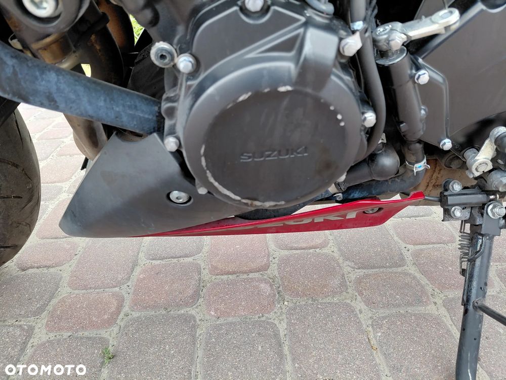 Suzuki GSX - 23