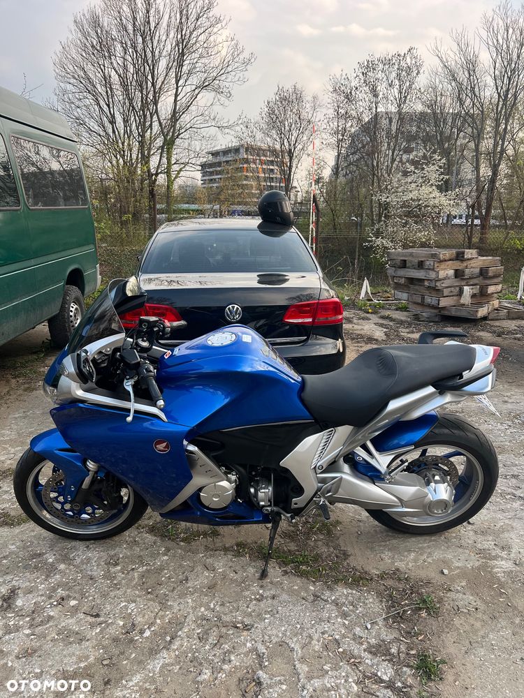 Honda VFR - 15