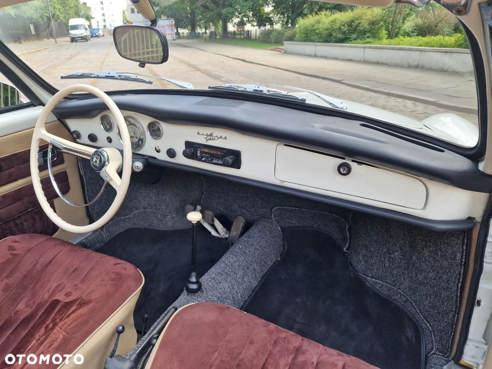 Volkswagen Karmann Ghia - 20