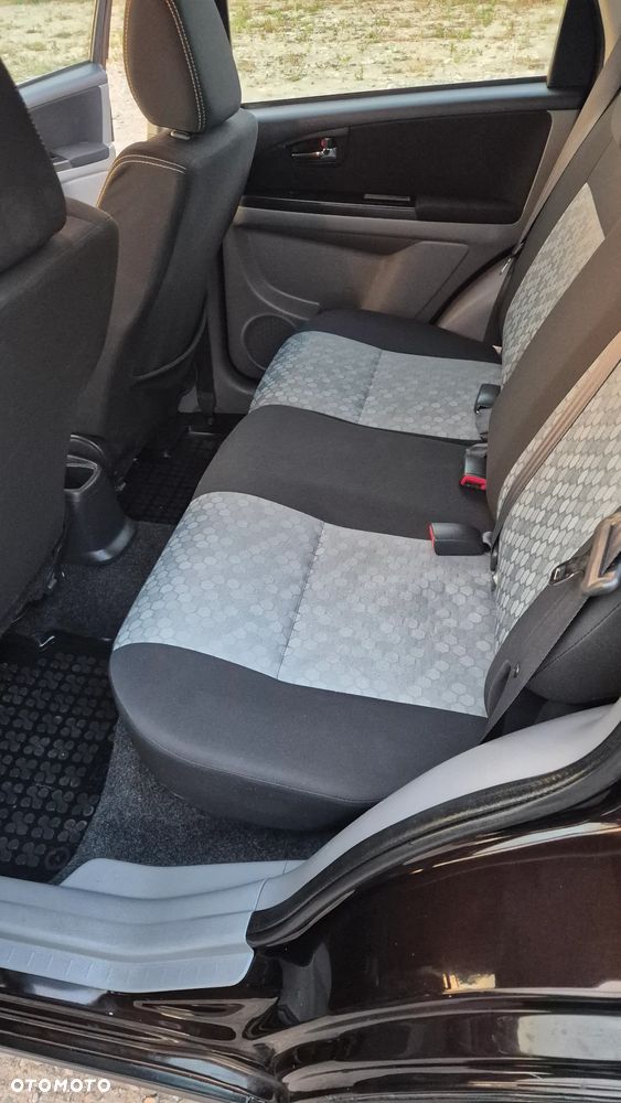 Suzuki SX4 - 10