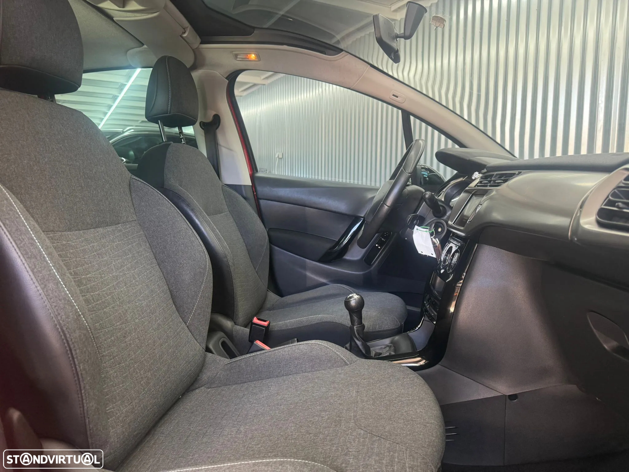 Citroën C3 1.2 PureTech Shine - 16