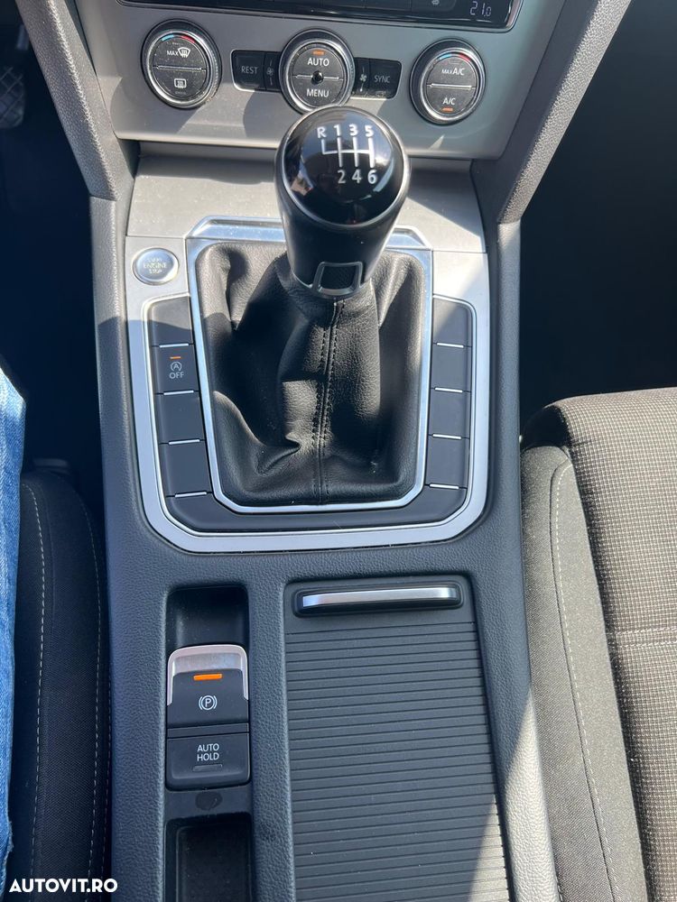 Volkswagen Passat 2.0 TDI Comfortline - 18