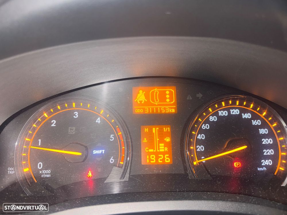 Toyota Avensis - 8