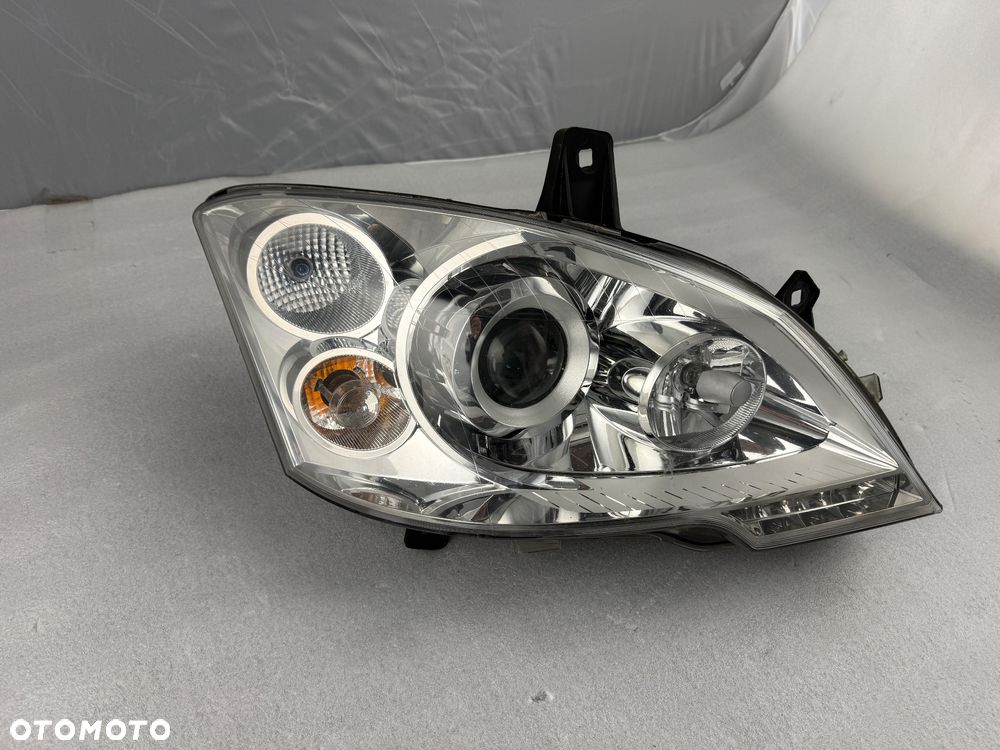 Lampa przednia prawa Mercedes-Benz Vito Viano W639 A639 BI XENON LED - 2