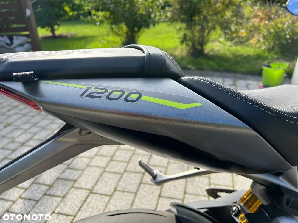 Triumph Speed Triple - 8