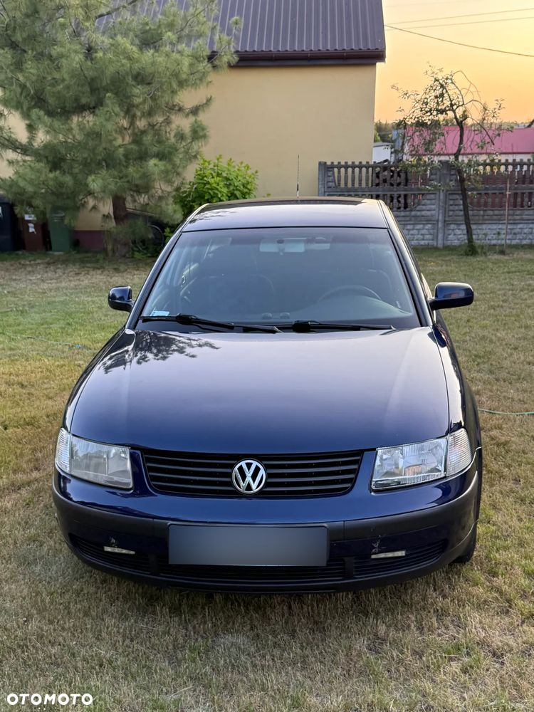 Volkswagen Passat 1.8 Comfortline - 2