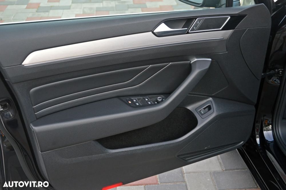 Volkswagen Passat 2.0 TDI DSG Highline - 29