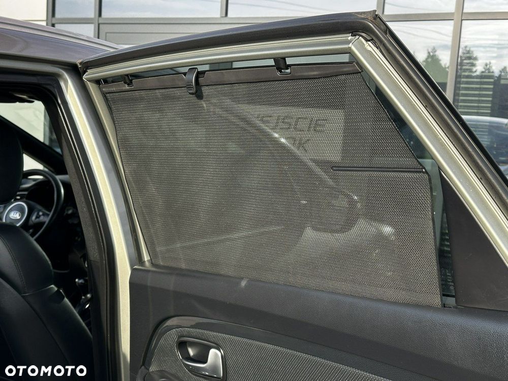 Kia Carens 1.7 CRDi XL 7os 7DCT - 32