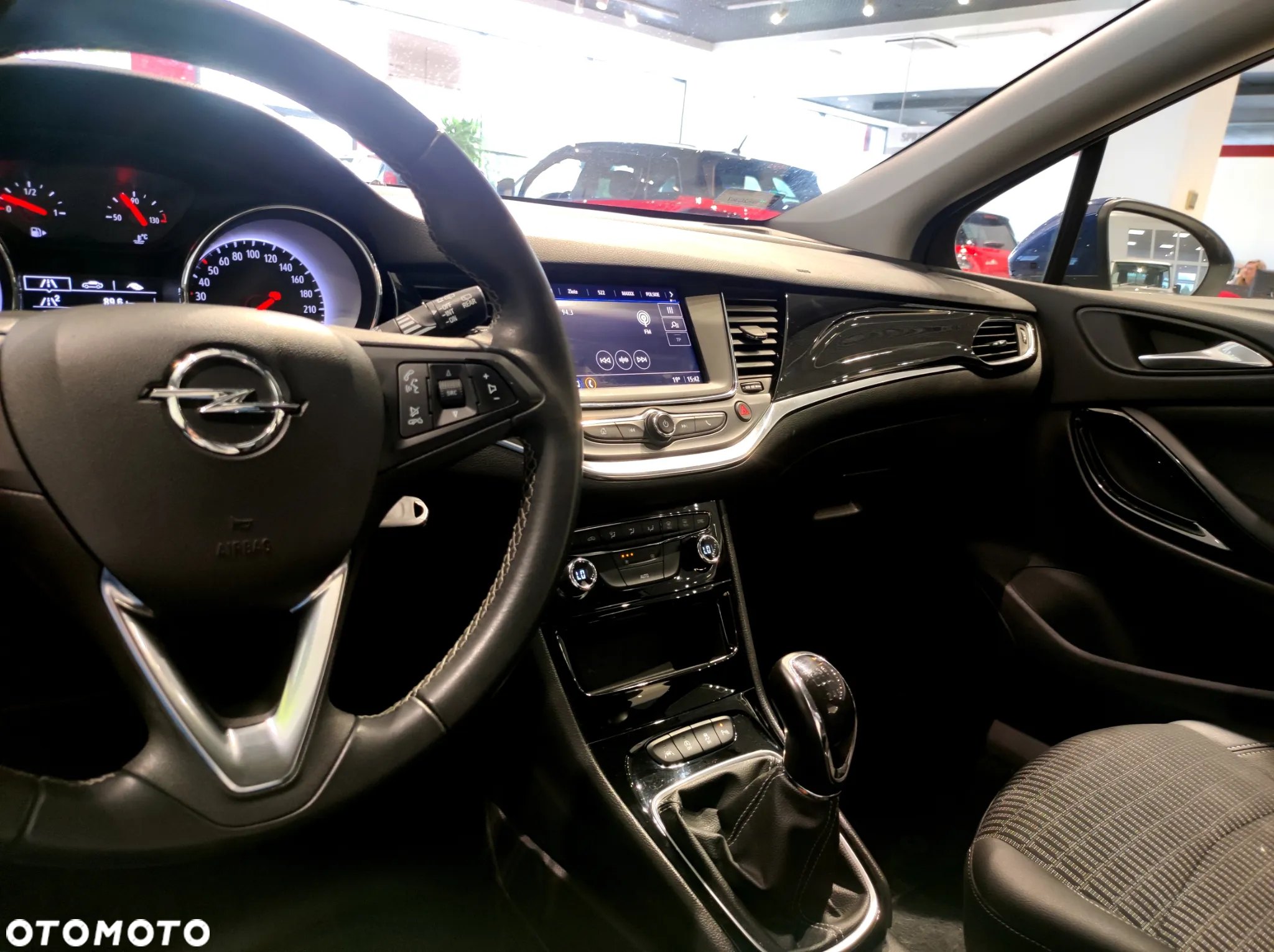 Opel Astra V 1.2 T Elegance S&S - 9