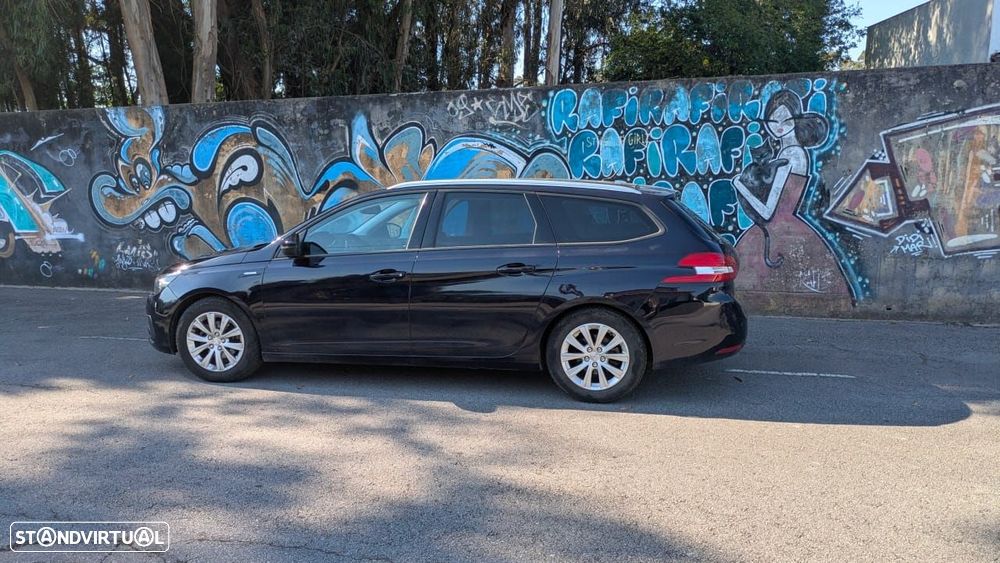 Peugeot 308 SW 1.2 PureTech Style J17 - 17