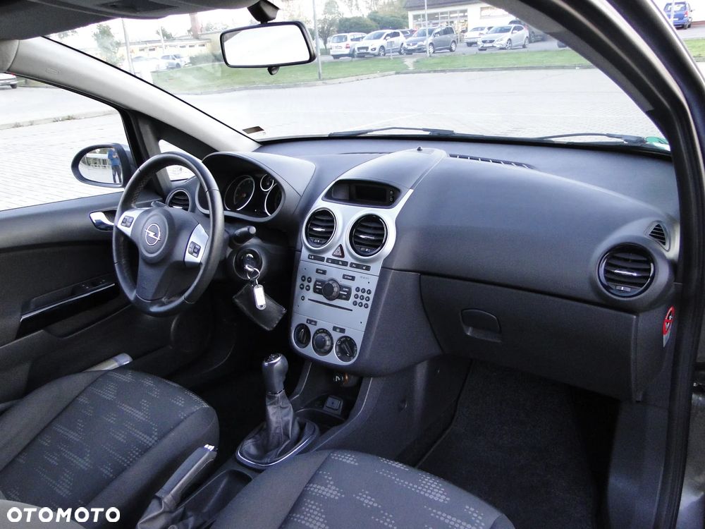 Opel Corsa 1.4 16V Active - 13