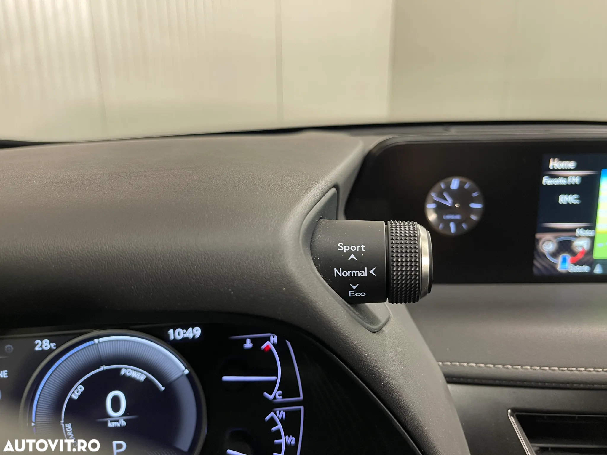 Lexus UX 250h 2.0L HEV 20H- (178 HP) 4X2 CVT Business - 22