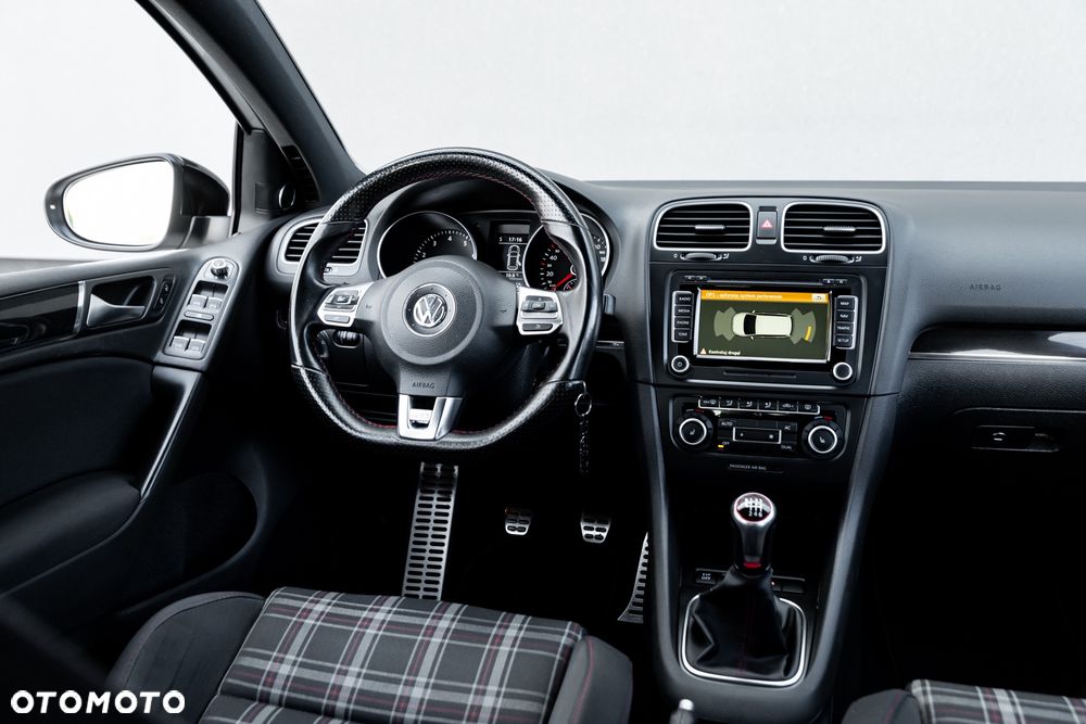 Volkswagen Golf 2.0 GTI - 27