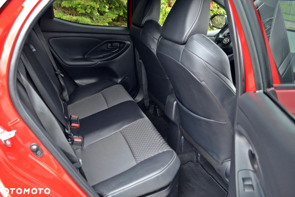 Toyota Yaris - 30