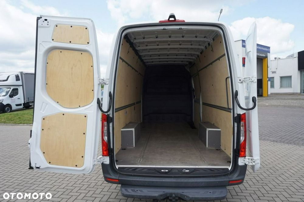 Mercedes-Benz Sprinter - 10