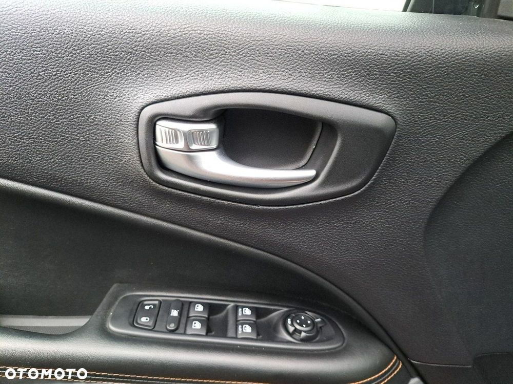 Jeep Compass 1.4 TMair Limited 4WD S&S - 14