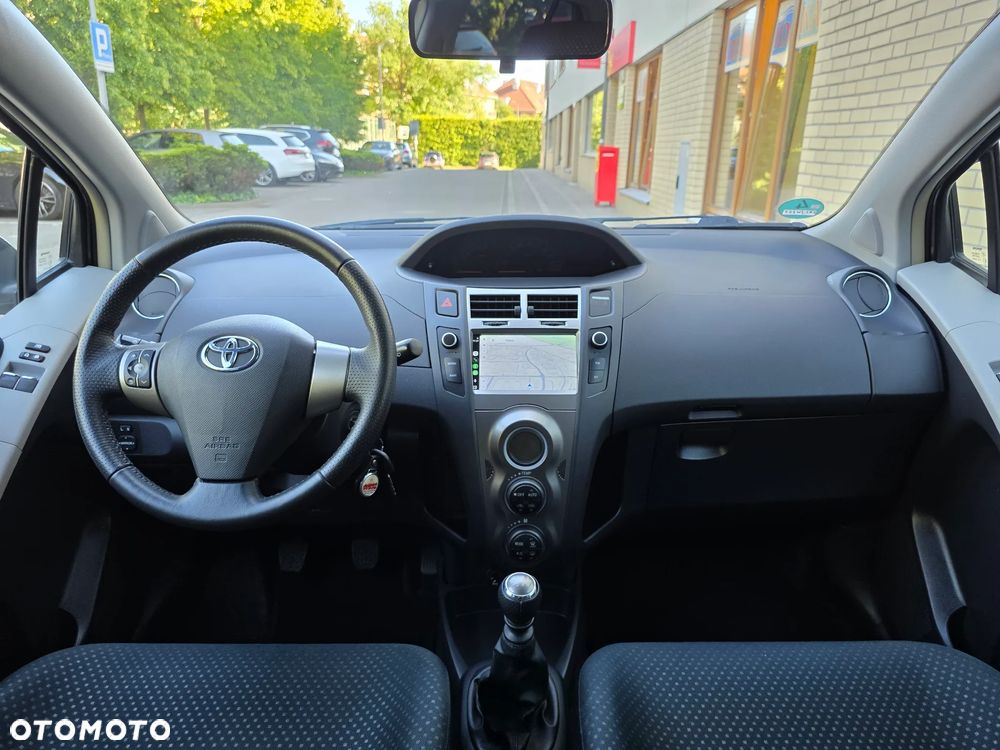 Toyota Yaris - 24