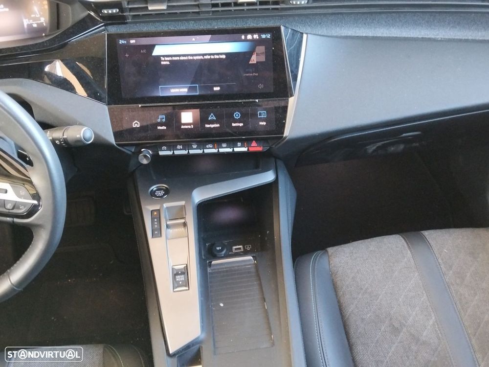Peugeot 408 - 8
