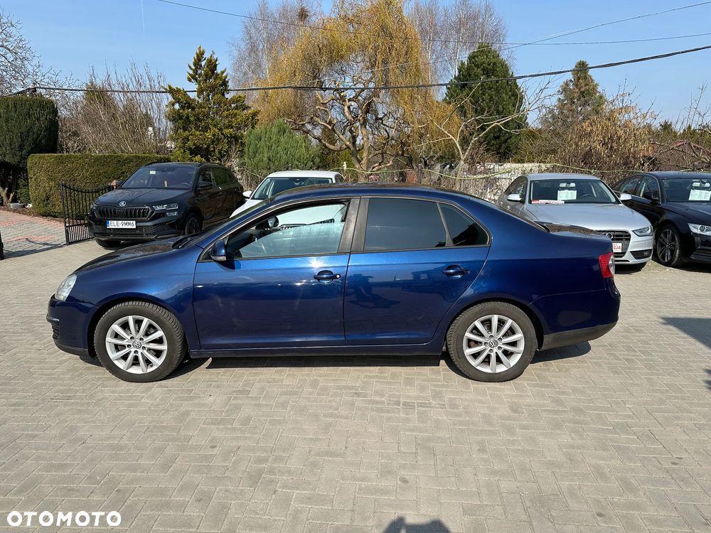 Volkswagen Jetta - 5