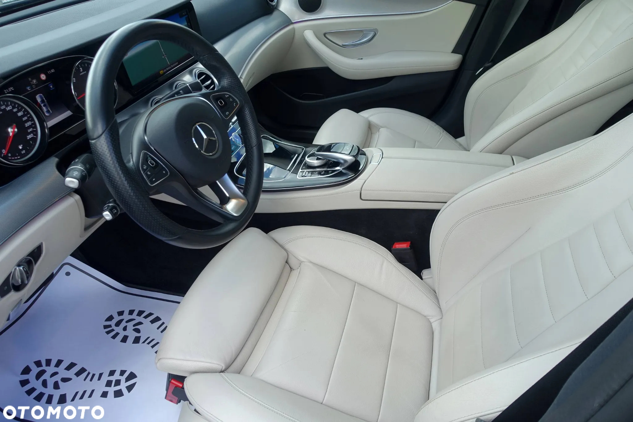 Mercedes-Benz Klasa E 220 d 4-Matic 9G-TRONIC - 9