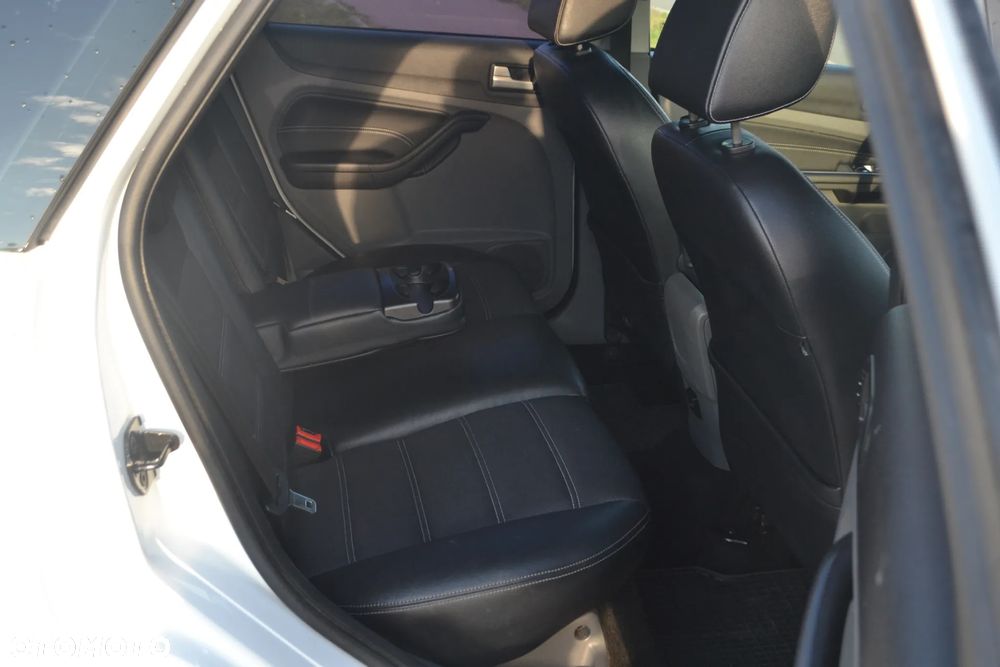 Ford Focus 1.6 TDCi DPF Sport - 13