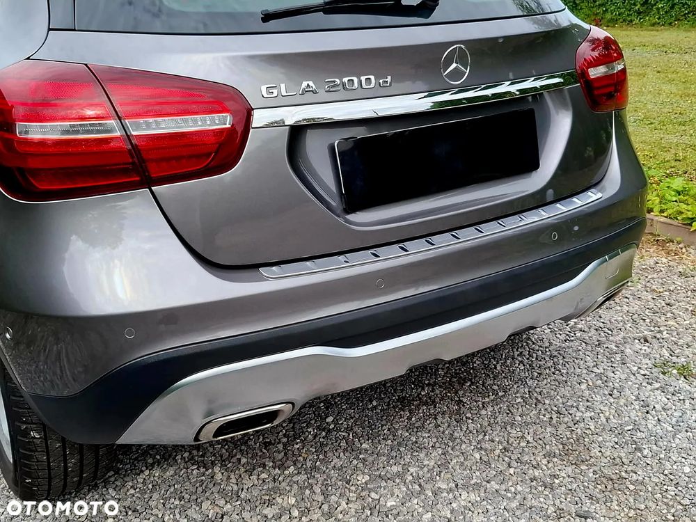 Mercedes-Benz GLA - 14