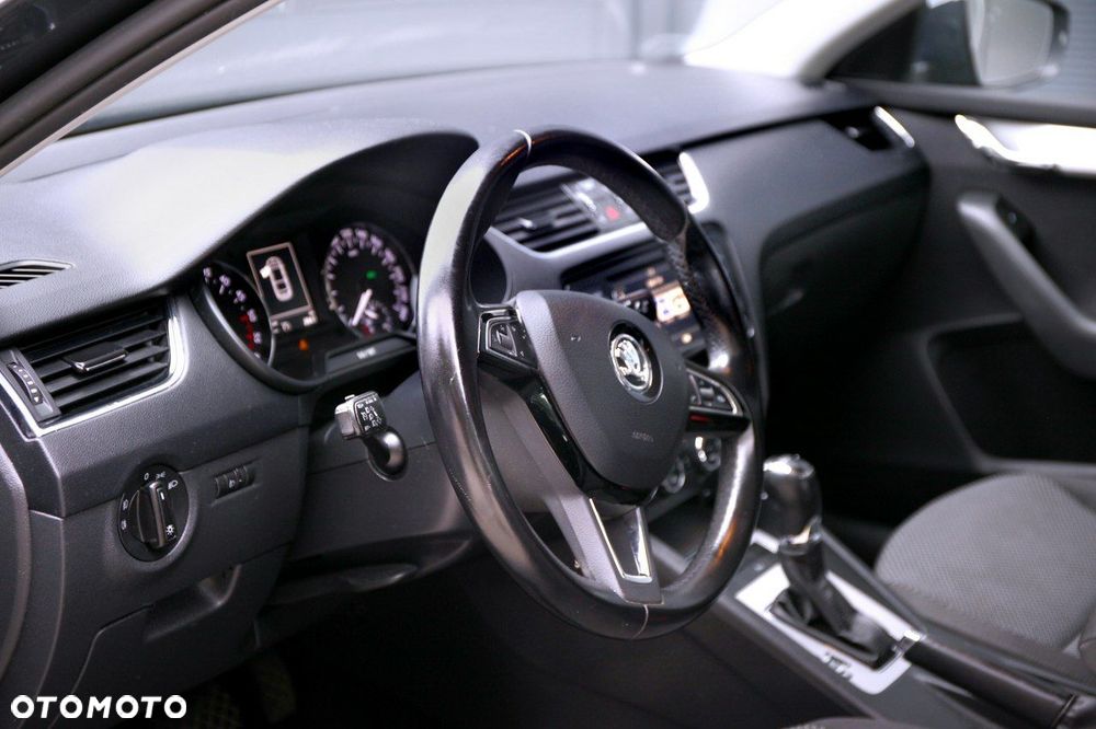Skoda Octavia 2.0 TDI Edition DSG - 14