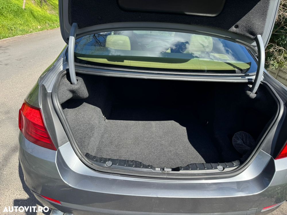 BMW Seria 5 520d - 12