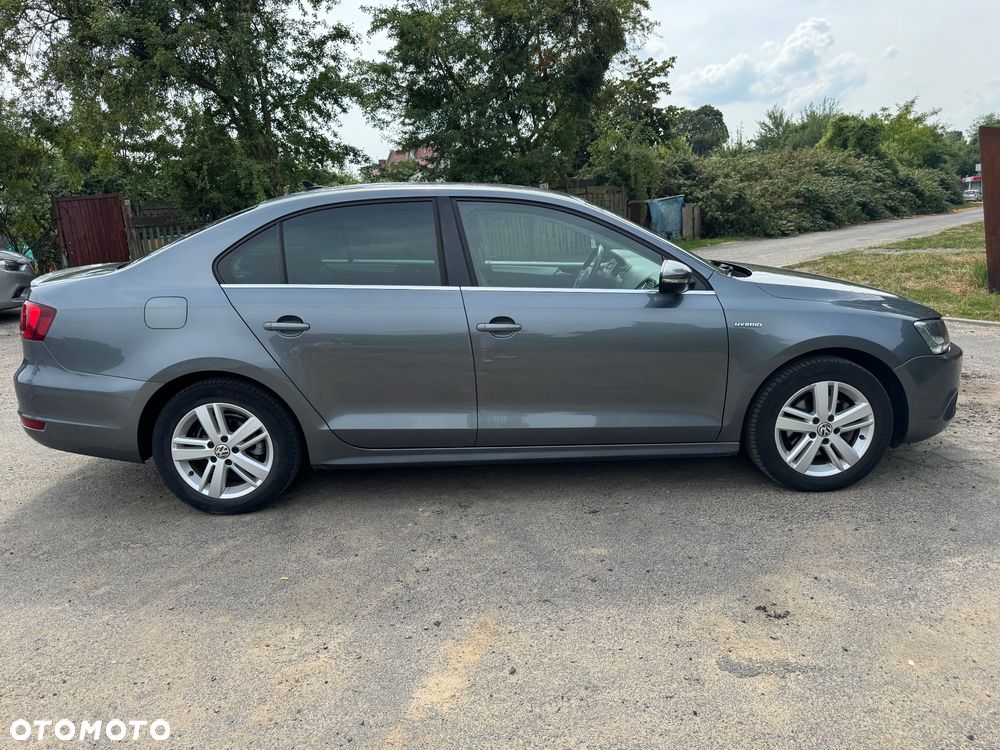 Volkswagen Jetta - 4