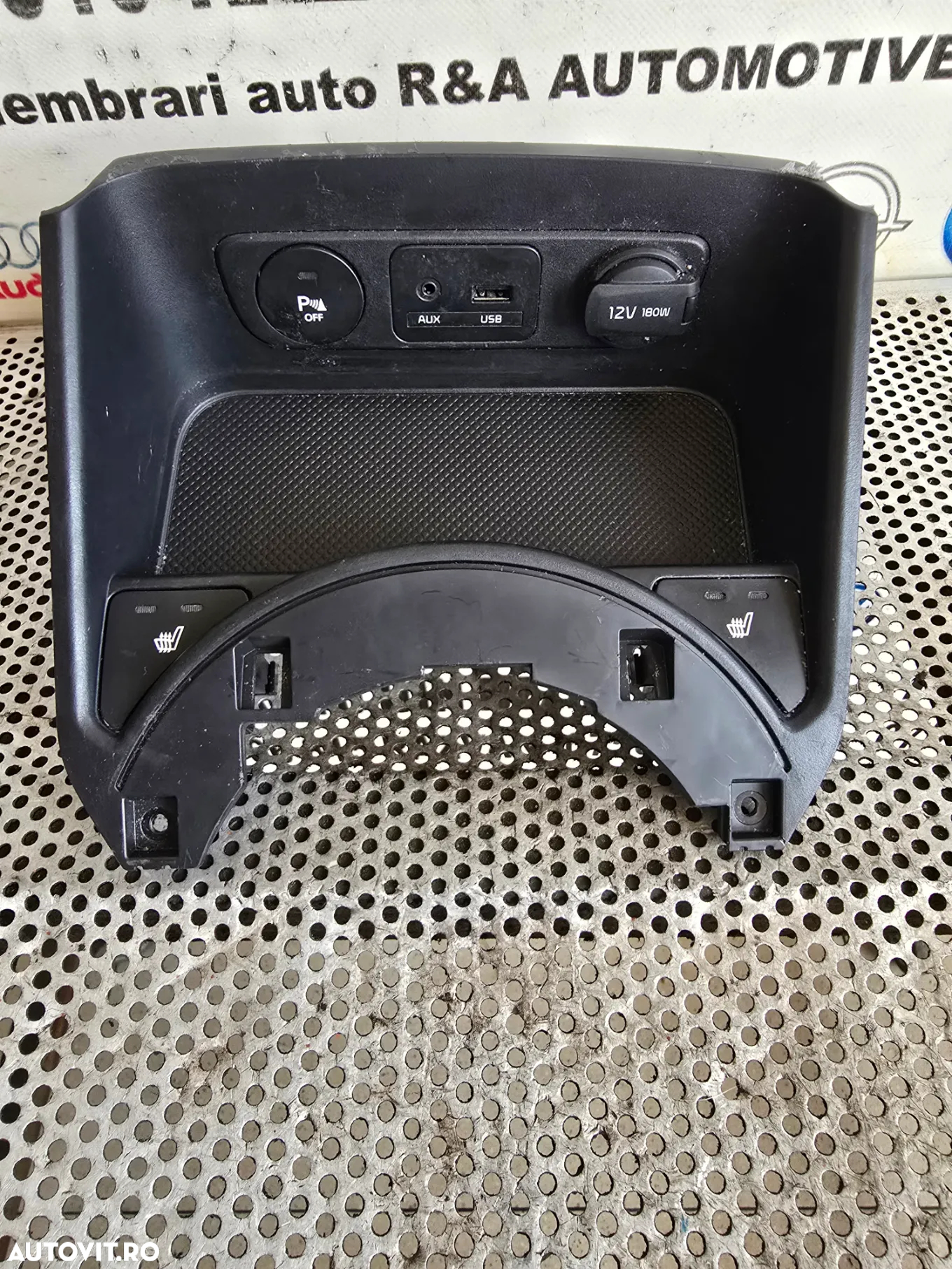 Modul Auxiliar Butoane Incalzire Scaune Kia Sportage 3 An 2010-2015 Motor D4HA - 4