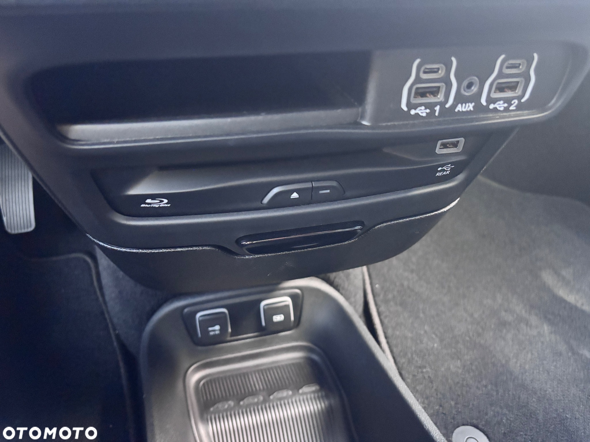 Chrysler Pacifica - 39