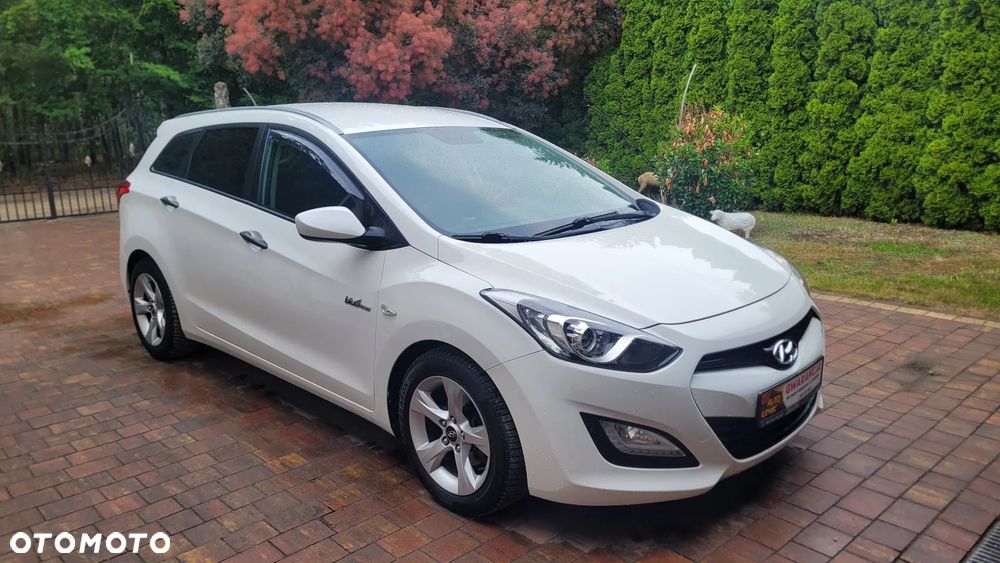 Hyundai i30 i30cw 1.6 CRDi Intro Edition - 1