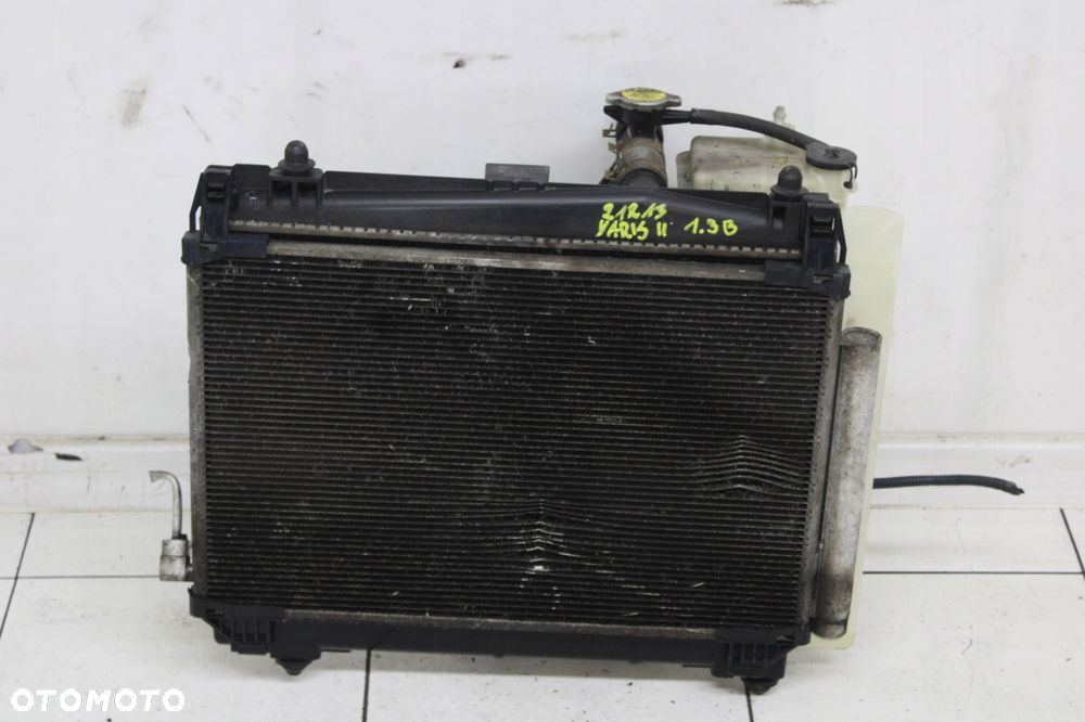 KOMPLET CHŁODNIC WENTYLATOR TOYOTA YARIS 2 II 1.3 VVTI - 1