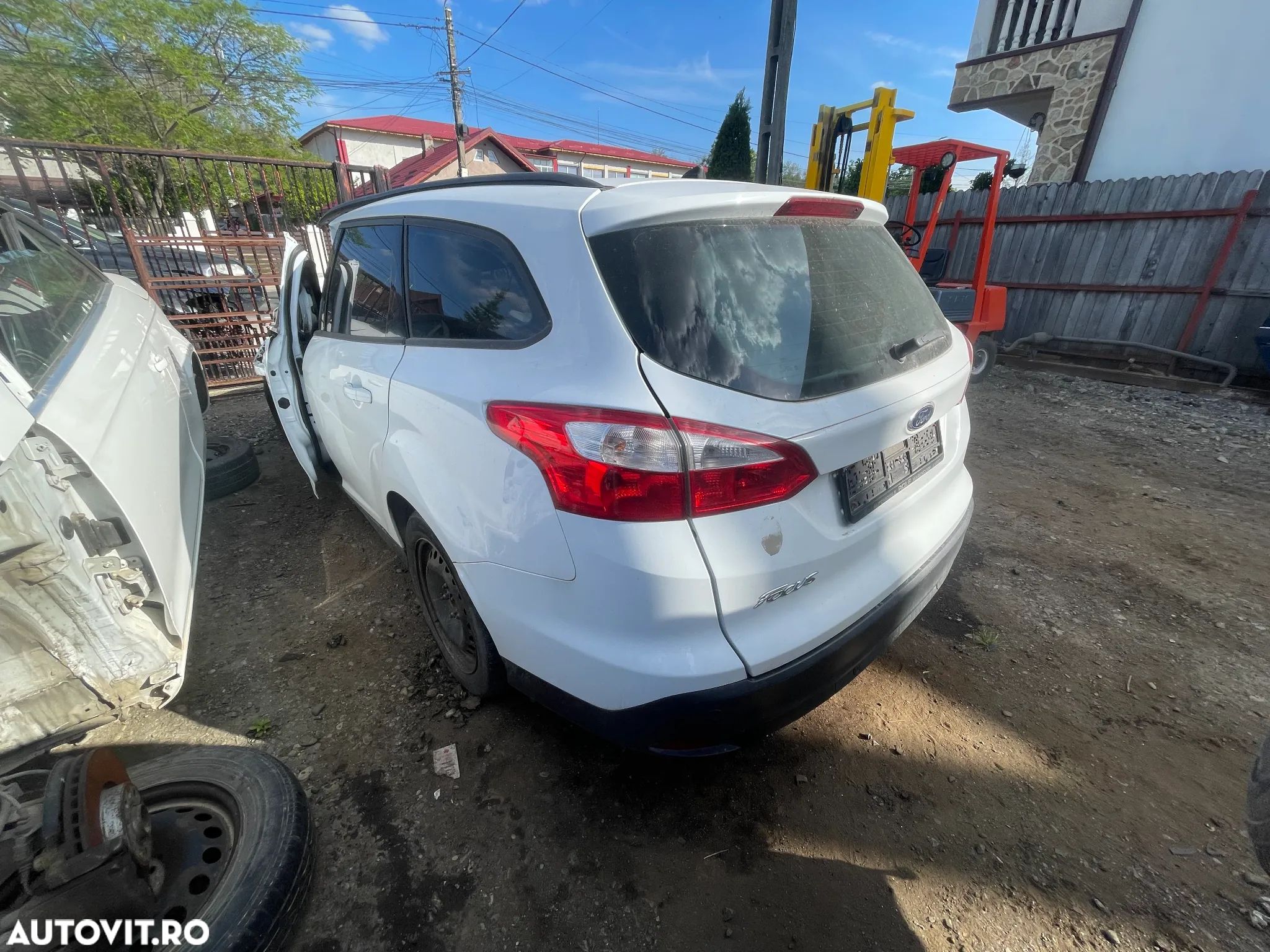 Dezmembram Ford Focus 3 Break  2.0 TDCI automat - 1