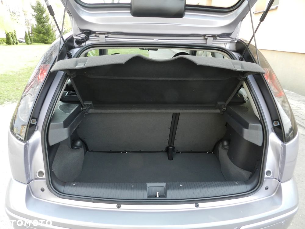 Opel Corsa 1.2 16V Cosmo - 9