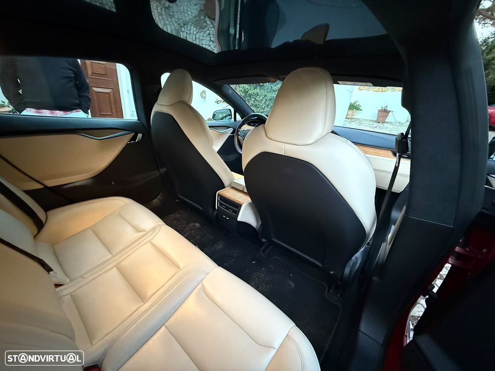 Tesla Model S - 7
