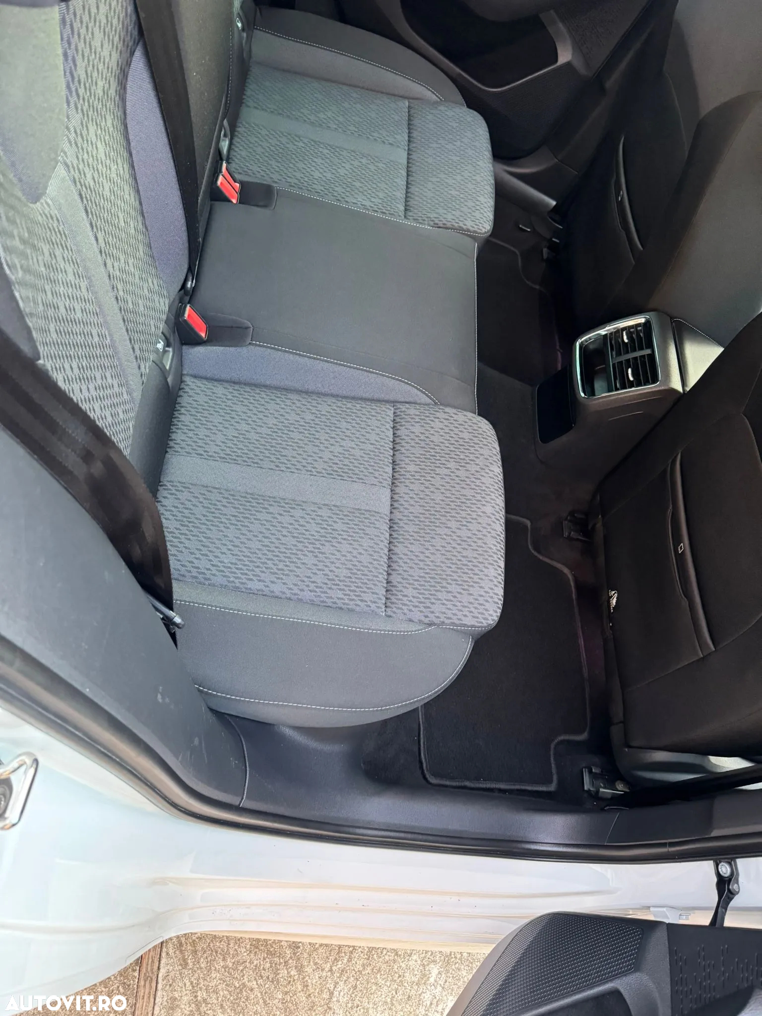 Skoda Octavia 2.0 TDI DSG Style - 10