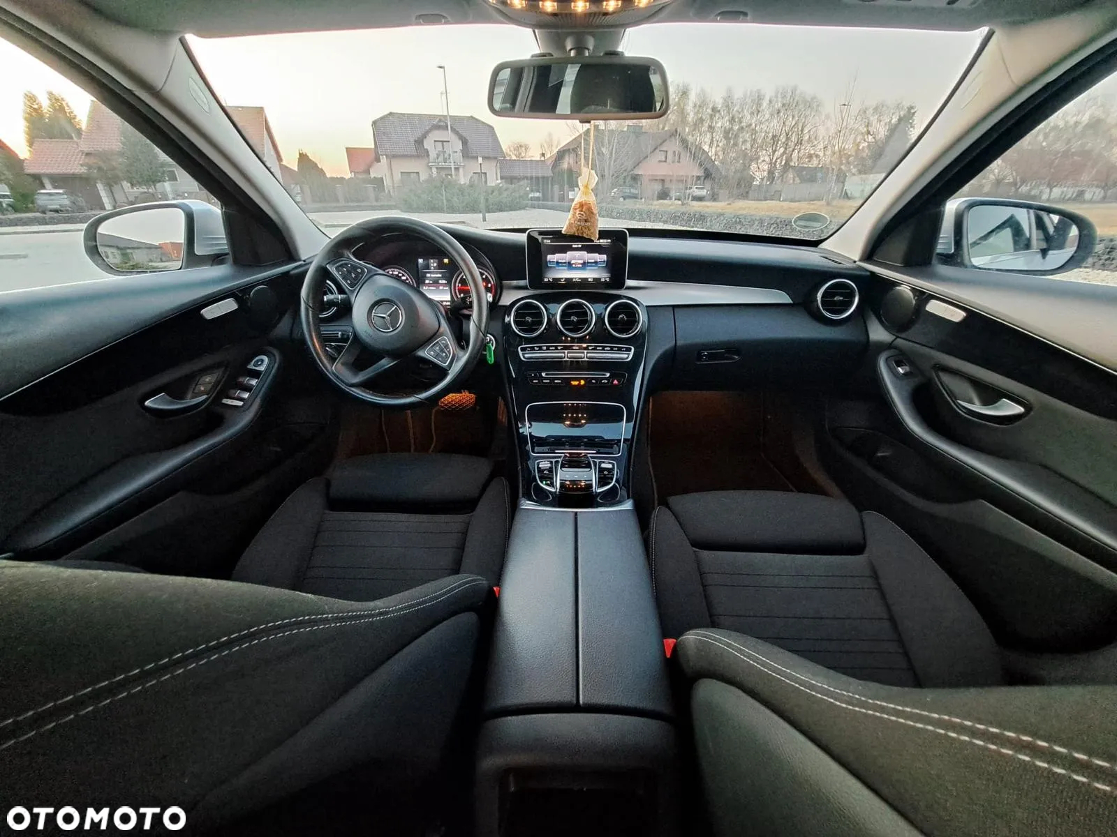 Mercedes-Benz Klasa C 220 d 9G-TRONIC - 12