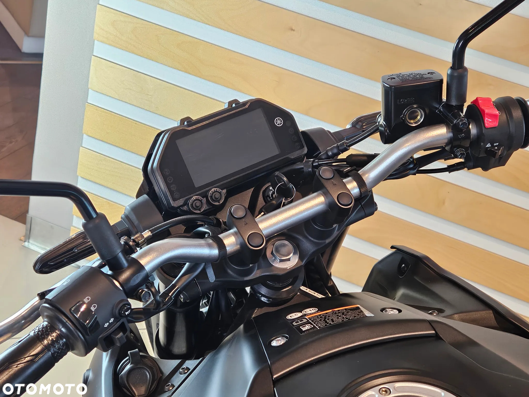 Yamaha MT - 6